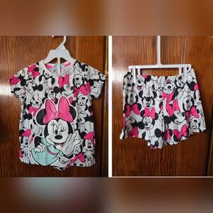 Minnie Mouse 3-4Y T-Shirt & Shorts Set